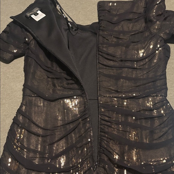 TADASHI SHOJI SEQUIN & SILK MESH SHEATH DRESS sz 8 - Picture 15 of 15